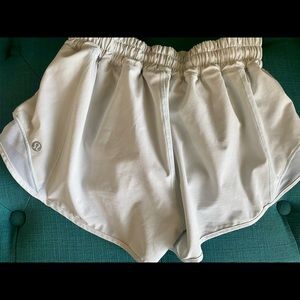 Lululemon 2.5 inch light teal hotty hot shorts.